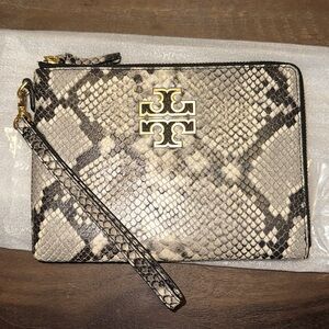 TORY BURCH
Python Logo Clutch “USED”